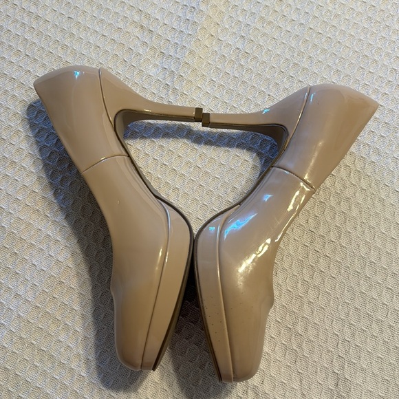 Madden girl‎ NWOB Nude Round Toe Heel - Picture 2 of 8